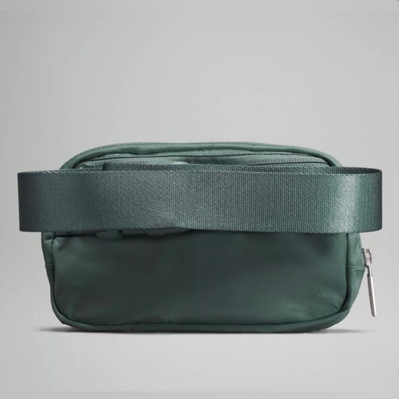 Lululemon Everywhere Belt Bag - Picture 2 of 3